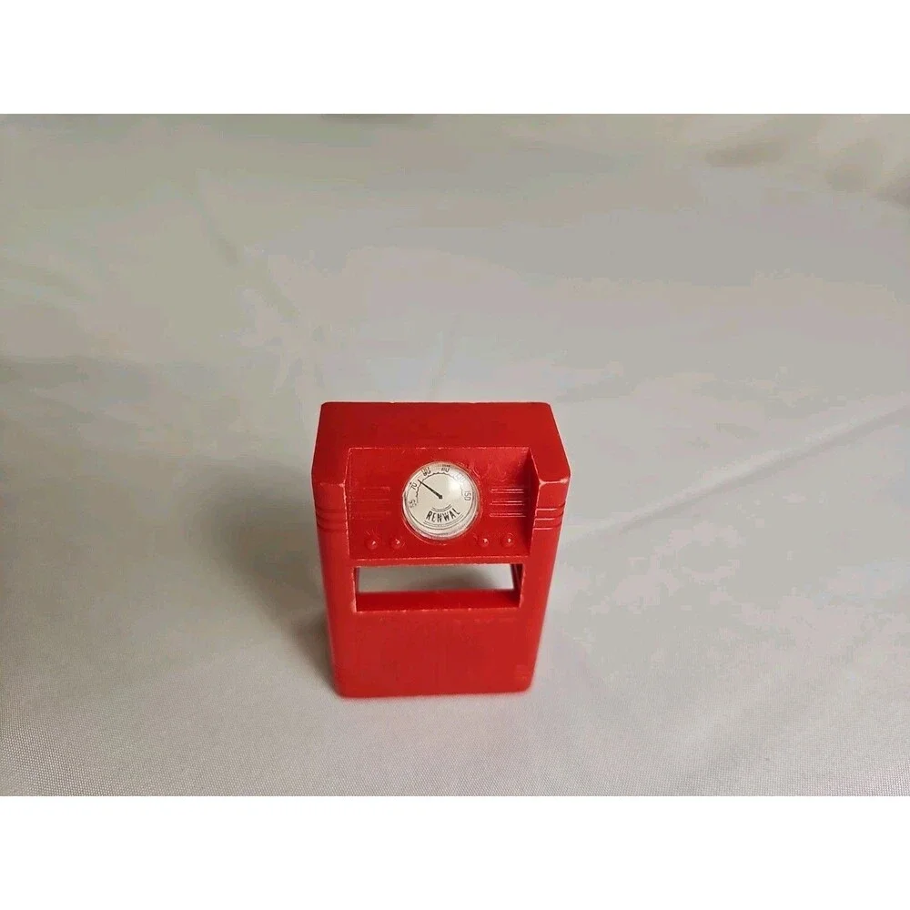 Vintage Renwal Radio Dollhouse Furniture Red with dial Plastic number 18 USA